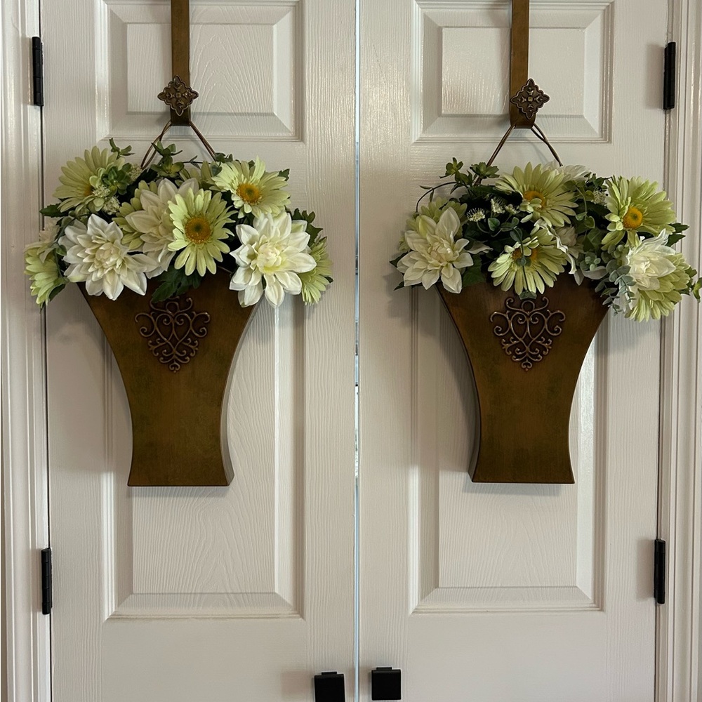METAL FLOWER MARKET DOOR BUCKETS w/matching OVER THE DOOR HANGERS